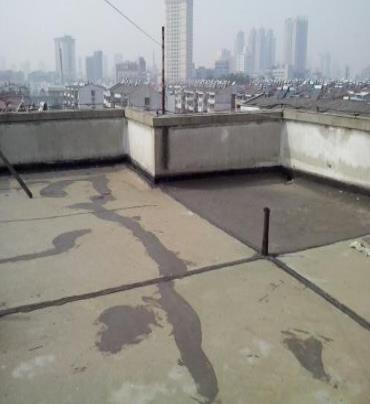 镶黄旗漏水维修 楼顶漏水是什么原因，楼顶漏水维修方法是什么?